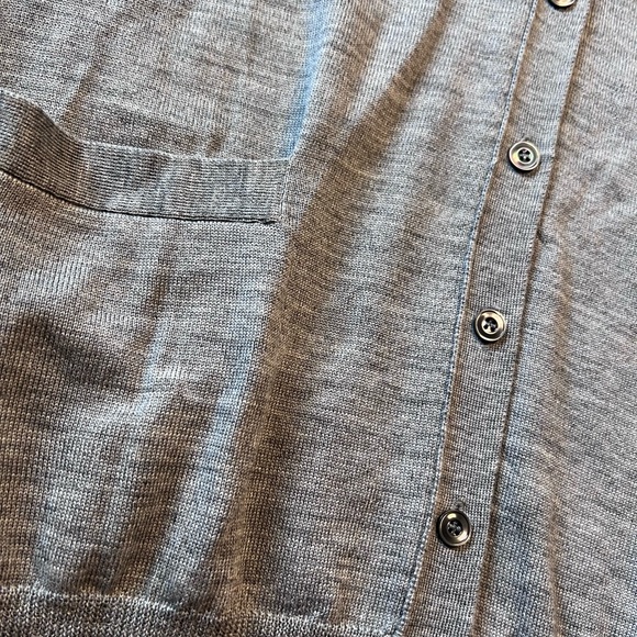 🎁 J. Crew Light Gray Lightweight Women's Button 100% Merino Wool Cardigan XL NET - Picture 3 of 6